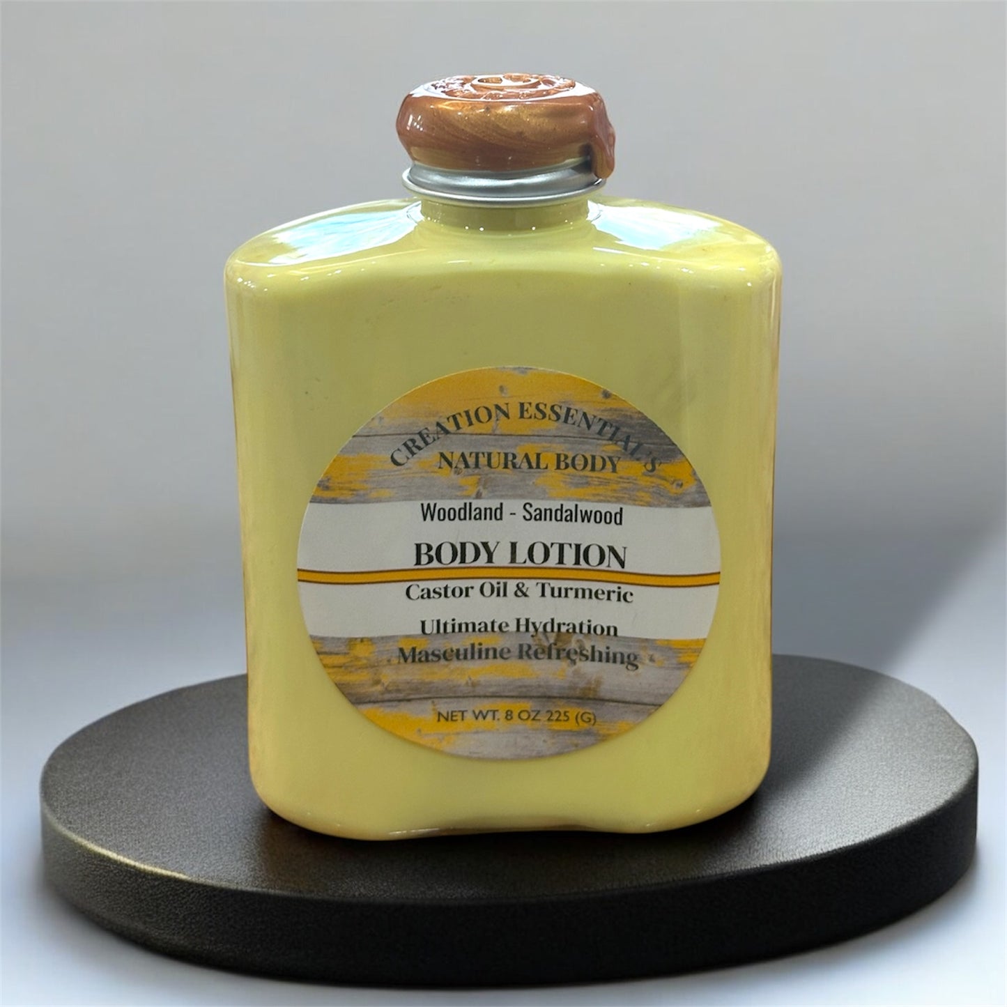 Woodland Sandalwood Men's Nourishing Body Lotion with Turmeric & Aloe Vera